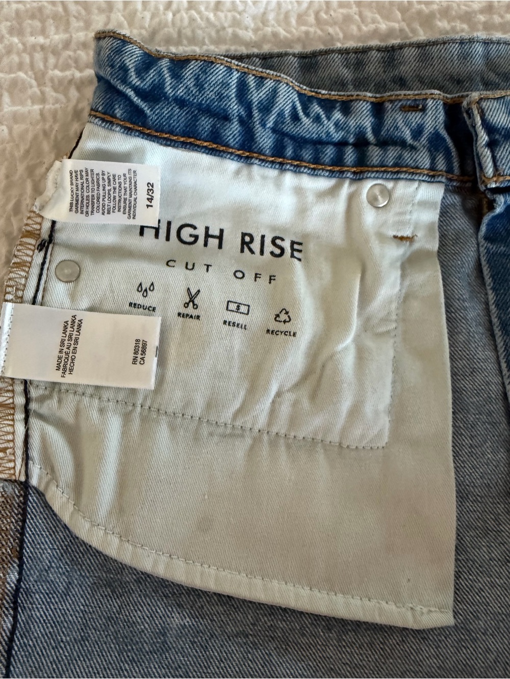 Lucky Brand Light Blue Denim Jean Shorts with 'SO LUCKY' Patch - Picture 5 of 5